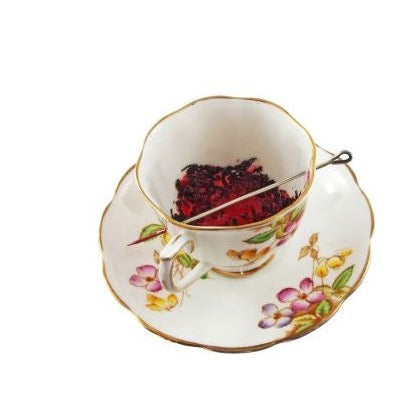 A poisonous cup 1 by Janine Combes
