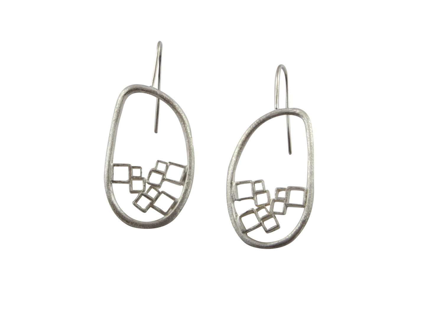 rocky shore earrings by janine combes
