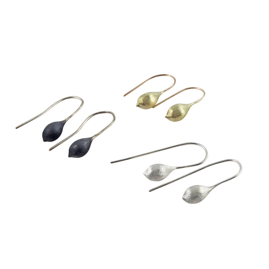 kelp pod earrings by janine combes 